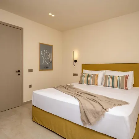 Salt Vibe Residences - A Few Steps From The Beach, By Tk Premium *