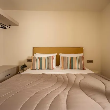 Salt Vibe Residences - A Few Steps From The Beach, By Tk Premium *