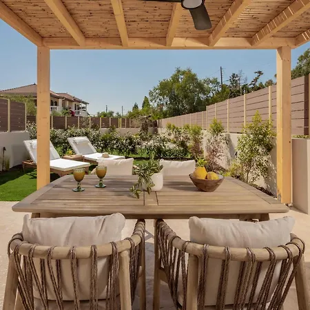 Salt Vibe Residences - A Few Steps From The Beach, By Tk Premium Vasilikí